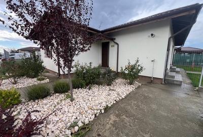 Casa Individuala de inchiriat, 3 cam, 2 bai mobilate, 2 parcari - 1