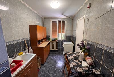 Apartament cu 3 camere în Drumul Taberei - 2