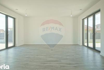 Casă cu 5 camere cu Teren 657 Mp în Florilor - 13