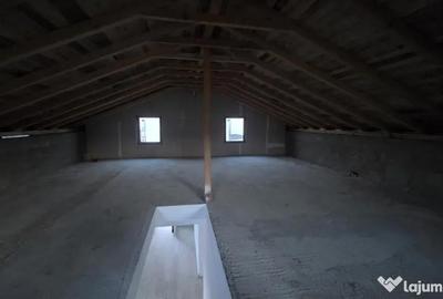 Casă cu 3 camere cu Teren 390 Mp în Păulești - 1