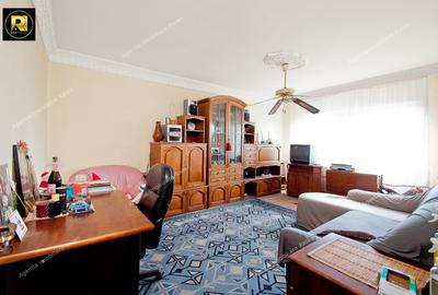 Apartament cu 3 camere decomandat în Siderurgiștilor