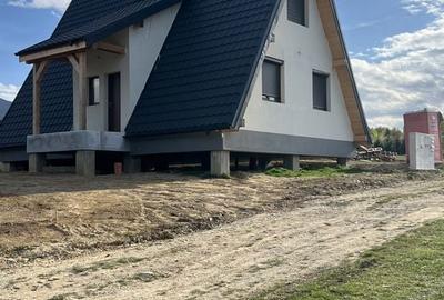 Casă cu 4 camere cu Canalizare în Central - 4