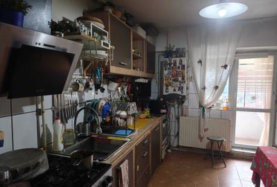 Apartament cu 4 camere decomandat în Central - 1