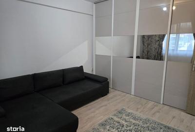 Garsonieră decomandată în Valea Adâncă