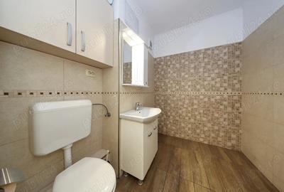 Vand apartament patru camere Vand apartament patru camere - 6
