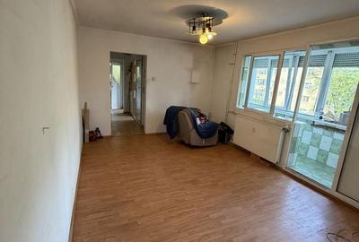 Apartament cu 4 camere semidecomandat în Apusului - 2
