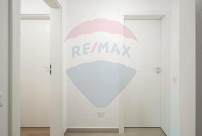 Apartament cu 3 camere decomandat, mobilat în Tractorul - 18