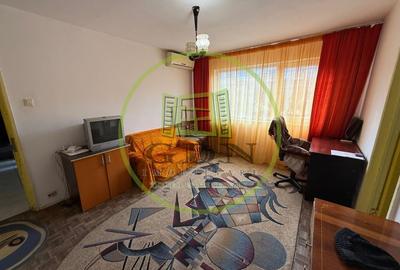 Apartamemt 2 camere, semidecomandat, 42mp, etajul 1, Craiovita, zona Racheta - 2