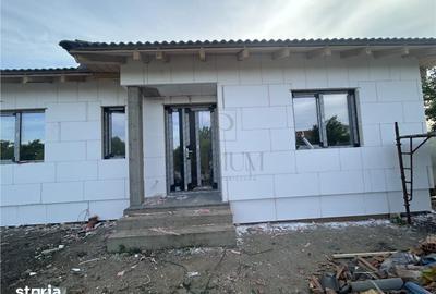 Casă cu 4 camere cu Teren 400 Mp în Sânmihaiu Român - 2