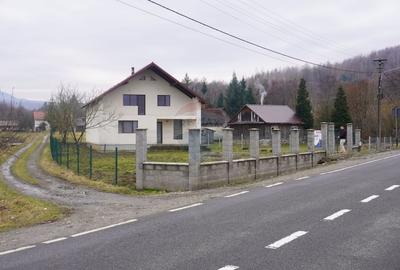 Casă cu 5 camere cu Teren 2688 Mp în Piatra - 12