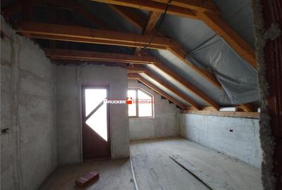 Casa de in zona centrala din Petreu - 2