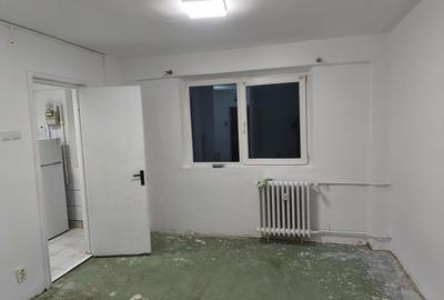 Garsonieră semidecomandată în Teiul Doamnei - 2