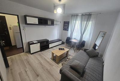 Apartament cu 2 camere semidecomandat, mobilat în Florilor - 3