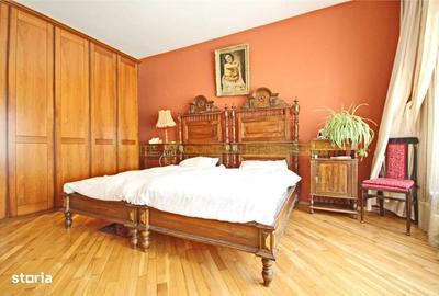 Casă cu 2 camere cu Teren 100 Mp în Centrul Istoric