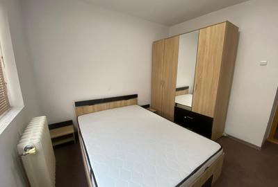 Apartament 3 camere - decomandat - Nicolina - 450 euro - inchiriere - 2