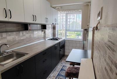 Apartament cu 2 camere în Micro 6 - 7