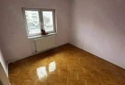 Apartament cu 4 camere decomandat în Central - 1
