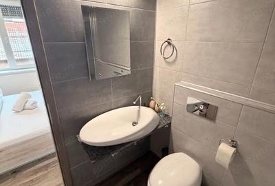Apartament cu 3 camere decomandat în Central - 1