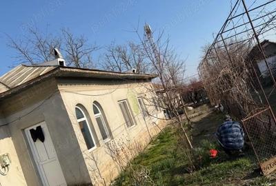 Casă cu 5 camere cu Teren 1375 Mp în Orbeasca