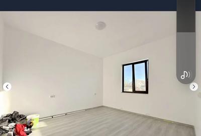 Casă cu 3 camere cu Canalizare în Lumina - 6