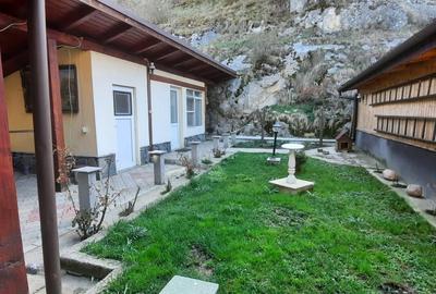 Casa deosebita cu spatiu comercial Rasnov - 22