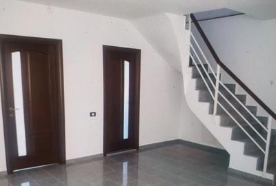 Casă individuală cu 6 camere în P-ța Unirii