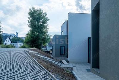 Casă cu 7 camere cu Teren 1250 Mp în Zorilor - 5