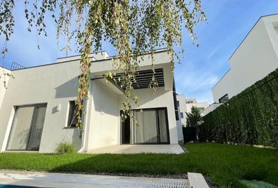 Duplex cu 4 camere cu Canalizare în Central - 1