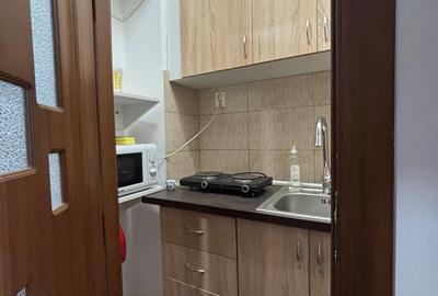 Garsonieră decomandată, mobilată în Universitate - 8