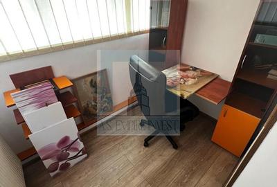 Casă cu 3 camere decomandat cu Teren 300 Mp în Centrul Civic - 1