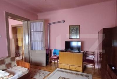 Casa renovabila cu 2 spatii comerciale, 416.6 mp, teren de 7 - 10