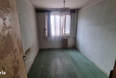 Apartament cu 4 camere în Decebal - 1