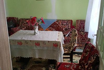 Casă cu 4 camere cu Teren 878 Mp în Central