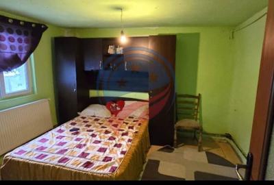 Casă cu 3 camere cu Canalizare în Central - 4