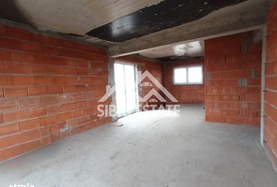 Casă cu 4 camere cu Teren 500 Mp în Central - 3