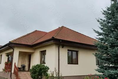 Vand casa in Criste?ti sau schimb cu apartament Vand casa in Criste?ti sau schimb cu apartament - 1