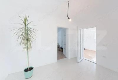 Casă cu 6 camere cu Teren 910 Mp în Săcălaz