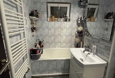 Apartament cu 3 camere semidecomandat în Craiovița Nouă - 3