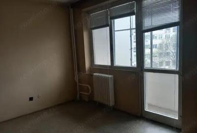 Apartament cu 3 camere semidecomandat în Tineretului - 2
