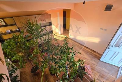 Casă cu 5 camere cu Teren 945 Mp în Brădești - 5