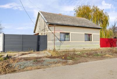 Casa din vaiuga 3 camere si 1440mp teren de vanzare in Tipar,Arad - 1