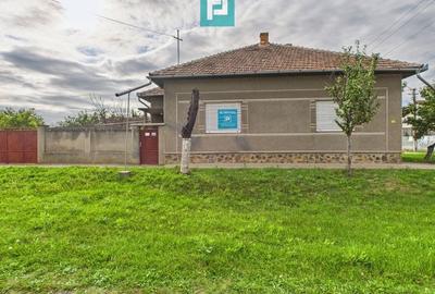 Casă cu teren generos, zonă centrală, Curtici - 1