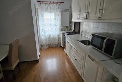 Apartament cu 2 camere decomandat în Micro 17 - 2