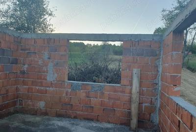 Casă cu 2 camere cu Teren 1142 Mp în Milova - 3