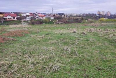 Teren de 2500 mp, în Central - 3