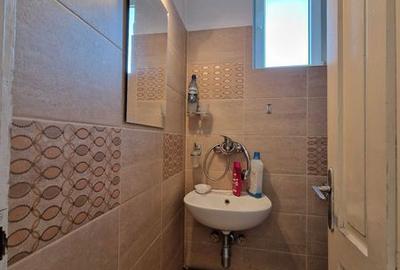 Casă cu 4 camere decomandat cu Teren 230 Mp în Central