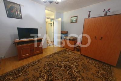 Apartament 2 camere etaj 2  semidecomandat 52 mp utili zona Campului - 2
