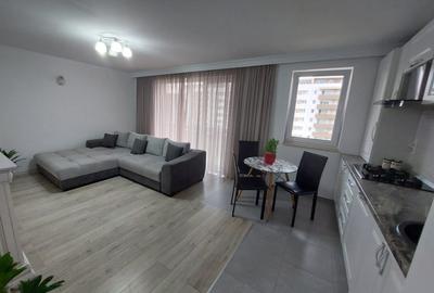 Apartament cu 2 camere semidecomandat în Tractorul