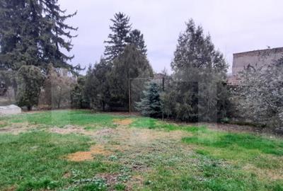 Casa de vanzare, curte comuna, 100 mp, zona Titulescu - 2