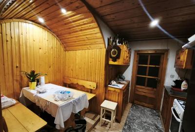 Casa de vanzare, cu 3 camere, 80 mp, 900 mp teren, Siret - 9